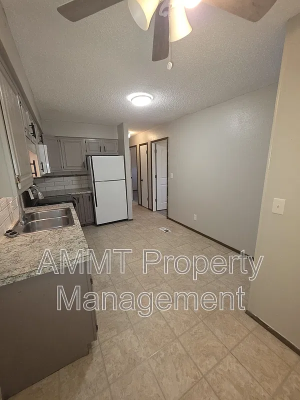 2 bed, 1.0 bath, $850 — Photo 4