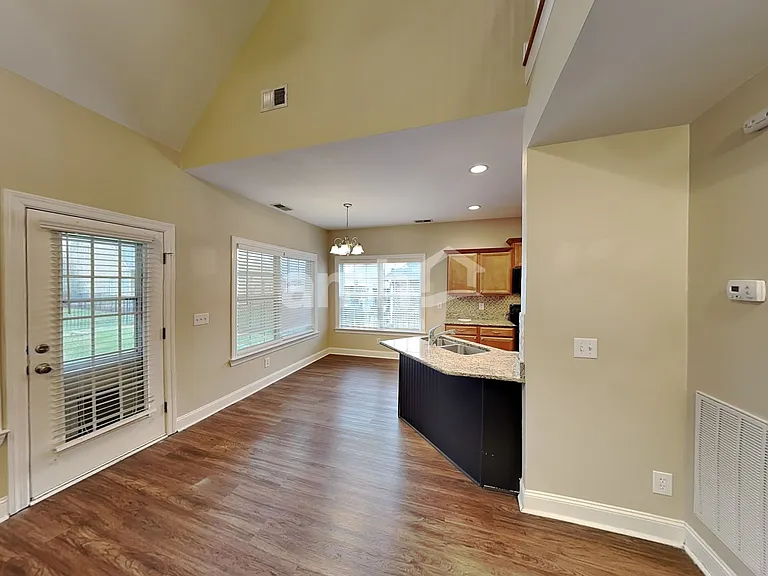 4013 Lilac Ln — Photo 5