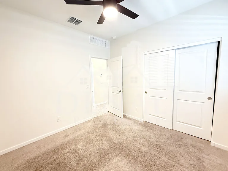 4373 W Allen St — Photo 16