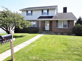 521 Heckman Ave, Nazareth, PA 18064