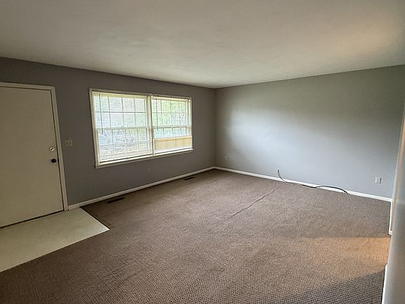 3rd image of 2637 Mansfield Dr #2637