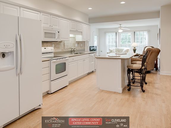 3rd image of 1407 Niki Way NE