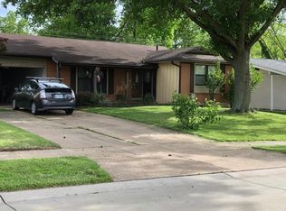 11828 Welcome Dr, Maryland Heights, MO