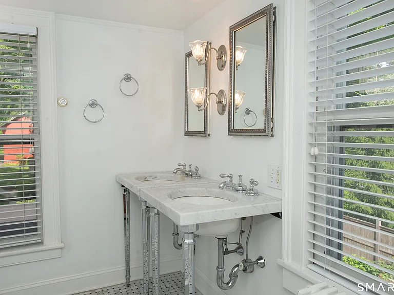 139 Main St — Photo 23