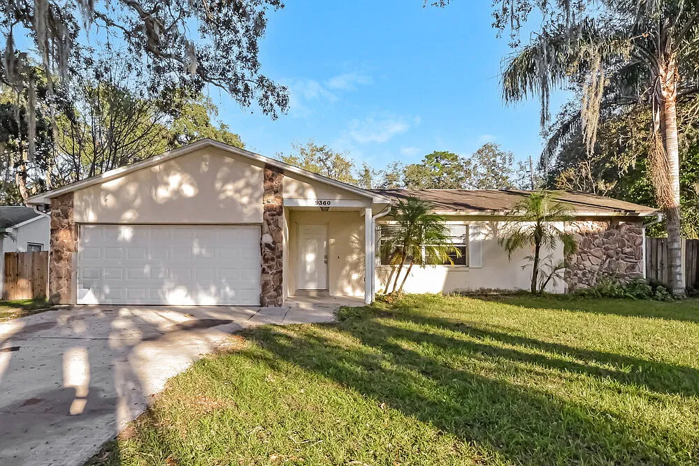 3 bed, 2.0 bath, 1399 sqft, $2,315 — Photo 1