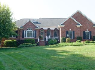 230 Carries Cove Ln, Lexington, NC 27295