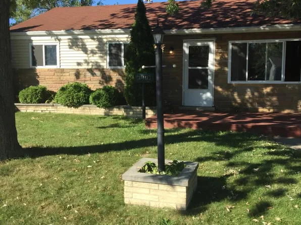 25143 Fern St, Roseville, MI 48066