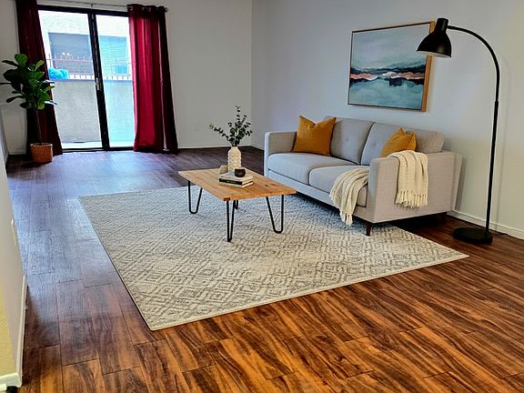 3rd image of 514 Coronado Ave APT B