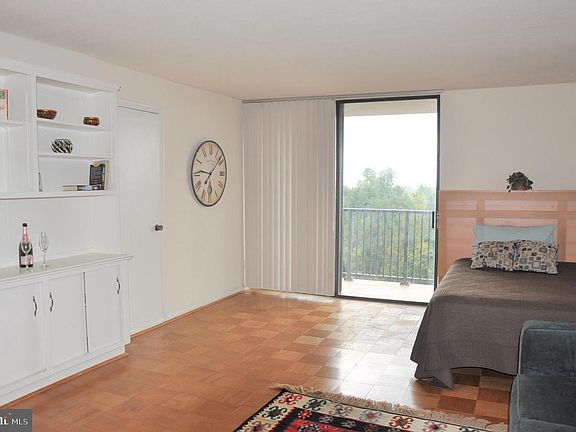 2nd image of 118 Monroe St #91