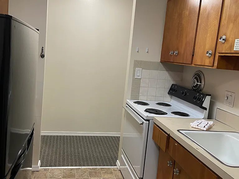 4731 12th Ave NE #101 — Photo 6