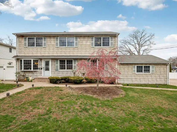 1032 5th Street, West Babylon, NY 11704
