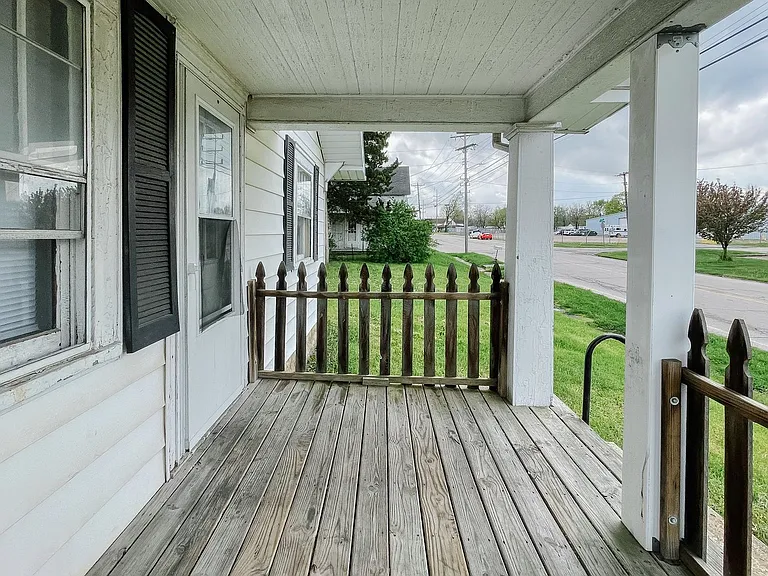 1920 S Gharkey St — Photo 14