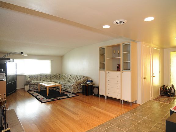 3rd image of 18519 S Dalton Ave
