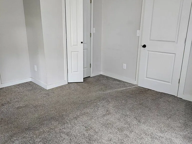 812 W Pershing St — Photo 9