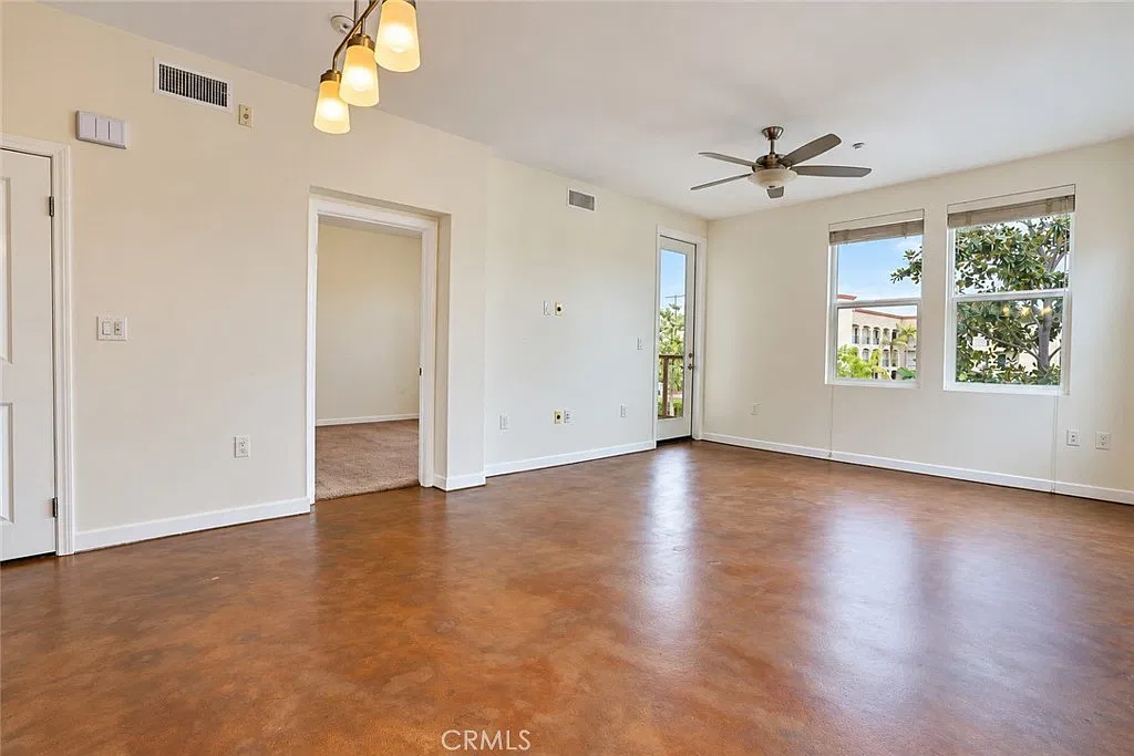 12842 Palm St — Photo 4