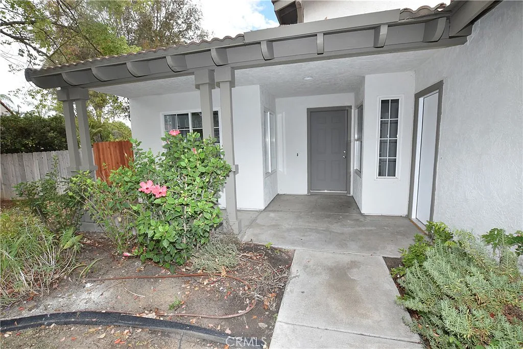 4 bed, 1234 sqft, $2,950 — Photo 1