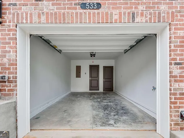 513 Burton Dr — Photo 30