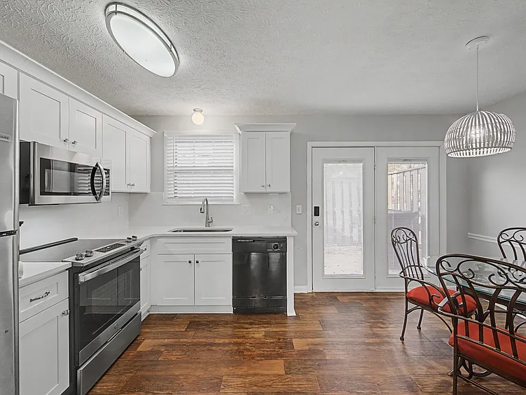 509 Alexander Dr — Photo 20