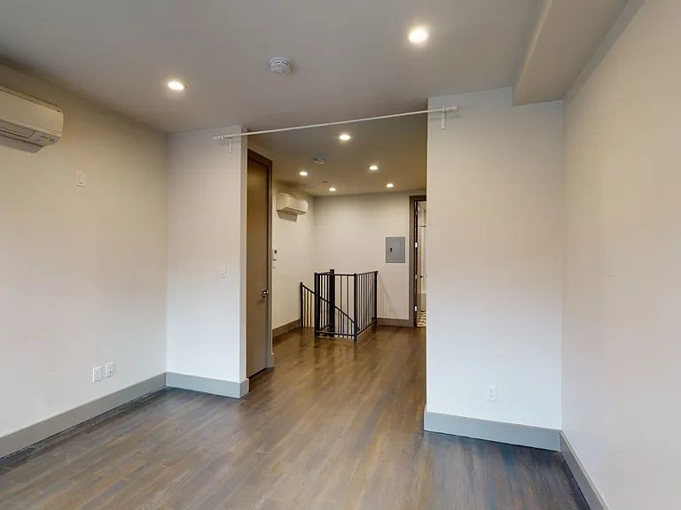 523 Willoughby Ave #1 — Photo 3