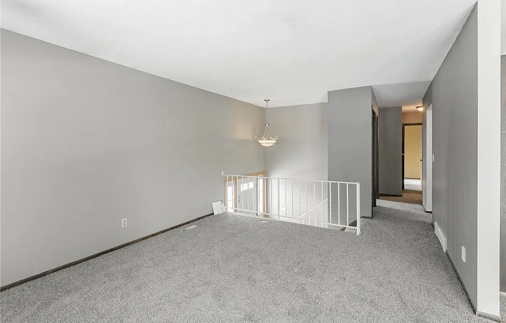 2 bed, 1150 sqft, $1,950 — Photo 3