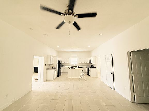 Living / Kitchen