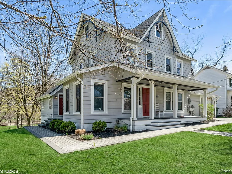 1392 Kings Hwy — Photo 2