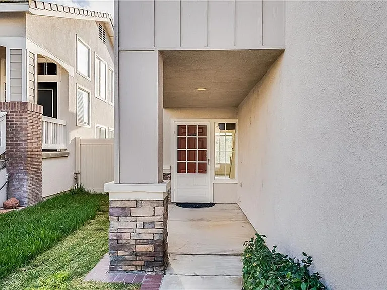 28 Homestead Dr — Photo 4