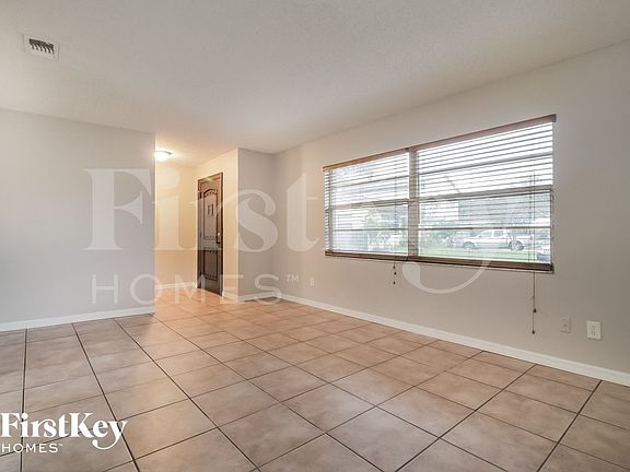 3rd image of 3021 Dikewood Ct