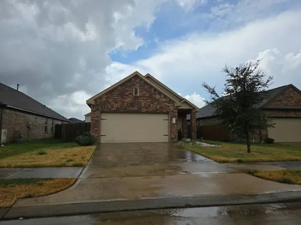 2335 Spring Hollow Dr, Baytown, TX 77521
