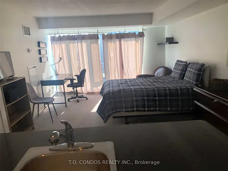 210 Victoria St #3210 — Photo 7