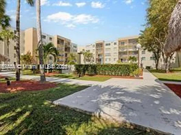 14250 SW 62nd St APT 301, Miami, FL 33183