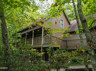 521 Jefferson Rd, Gatlinburg, TN 37738