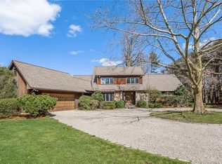 137 W Hill Rd, Stamford, CT 06902