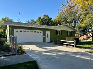 326 N Madison Ave, Pierre, SD 57501