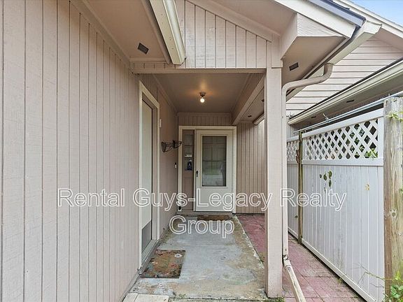 3rd image of 3854 Windridge Ct