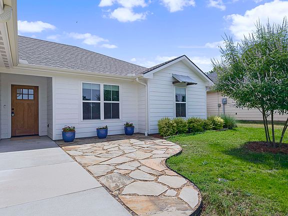 4th image of 111 Lainey Ln