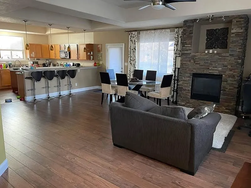 3 bed, 2.5 bath, 2244 sqft, $3,500 — Photo 2