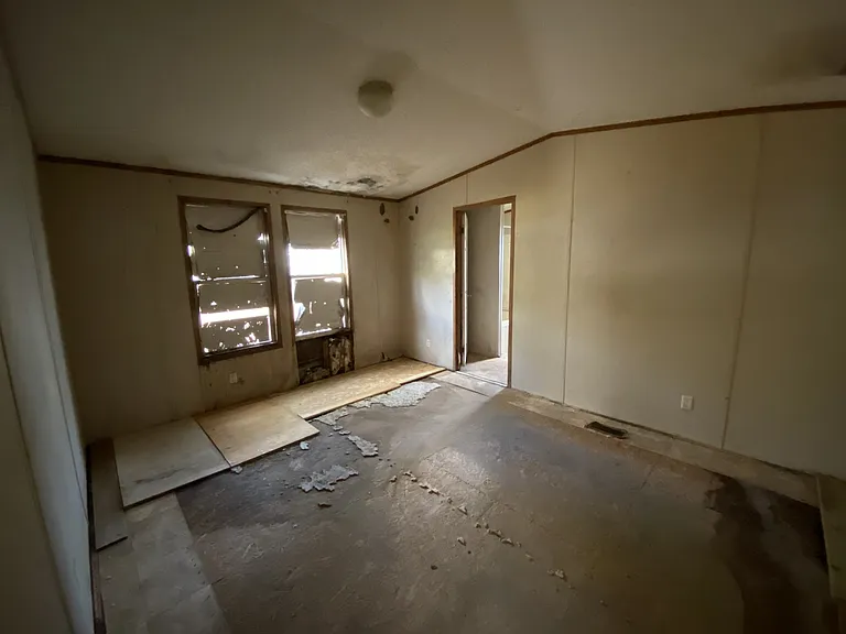 1233 Suncrest Cir — Photo 13