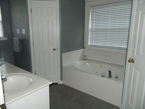 4th image of 13005 Cherry Laurel Dr