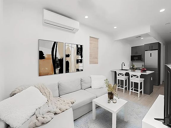 2nd image of 195 Meserole St #2