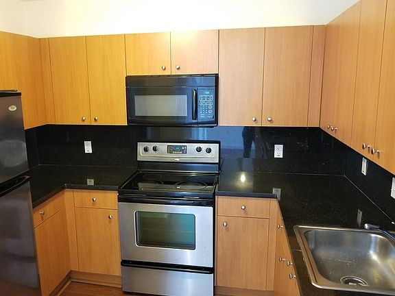 3rd image of 2200 NE 4th Ave APT 902