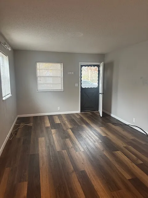 1 bed, $900 — Photo 3
