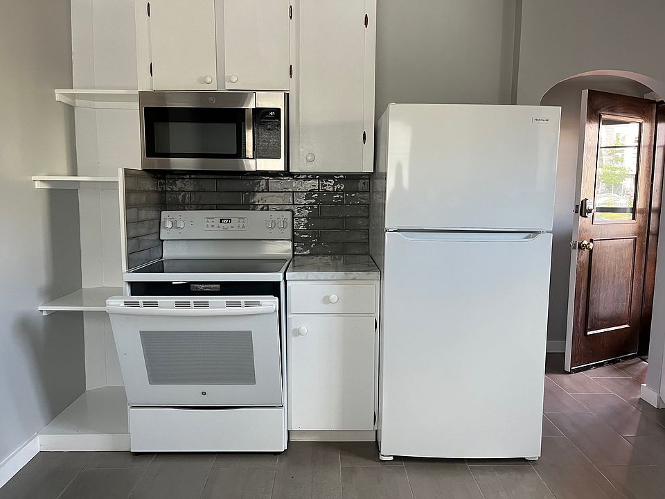 Microwave, electric oven, fridge, dishwasher