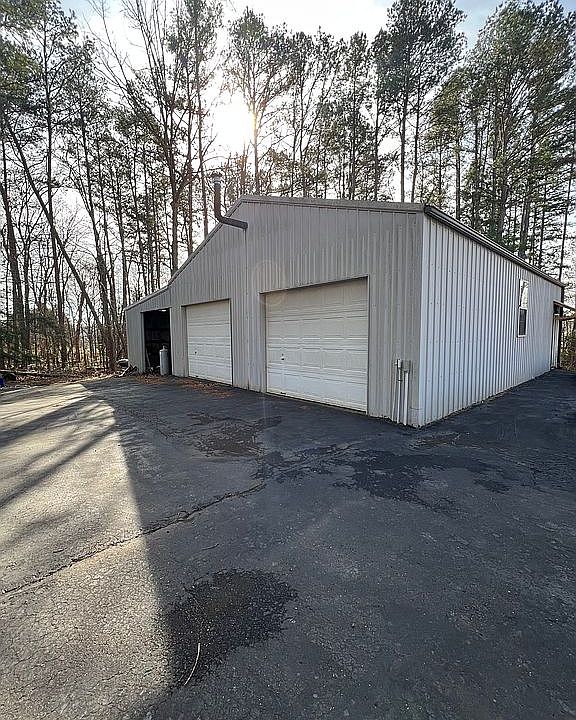 2nd image of 3010 Powell Chapel Rd
