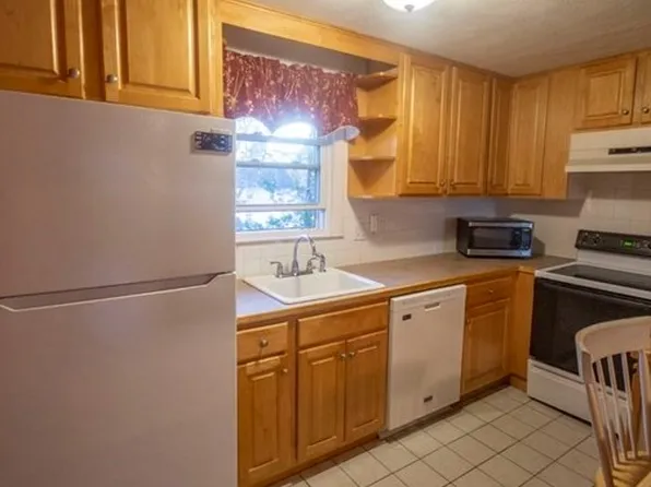 462 Nahatan St APT A6, Norwood, MA 02062