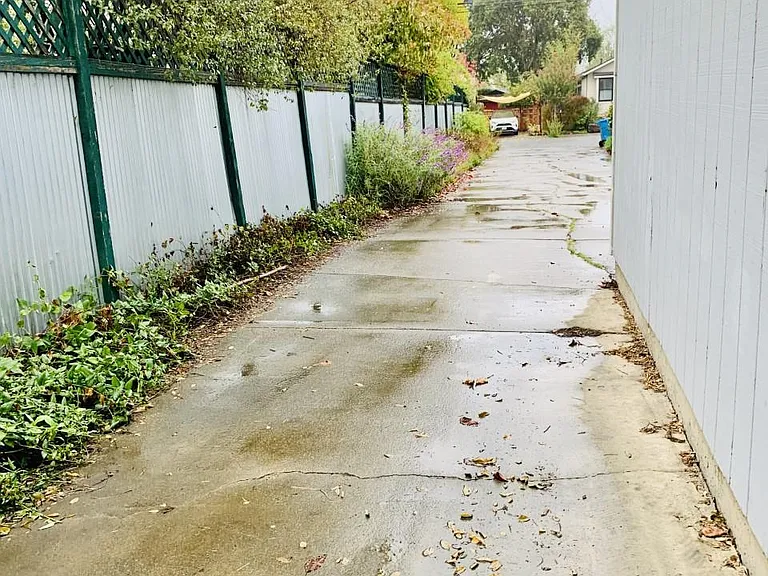 Bassett St — Photo 10