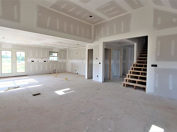 3rd image of 38 Lowline Dr #38