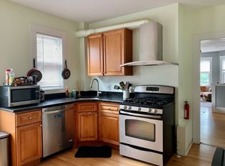 13 Pemberton St #1, Cambridge, MA 02140