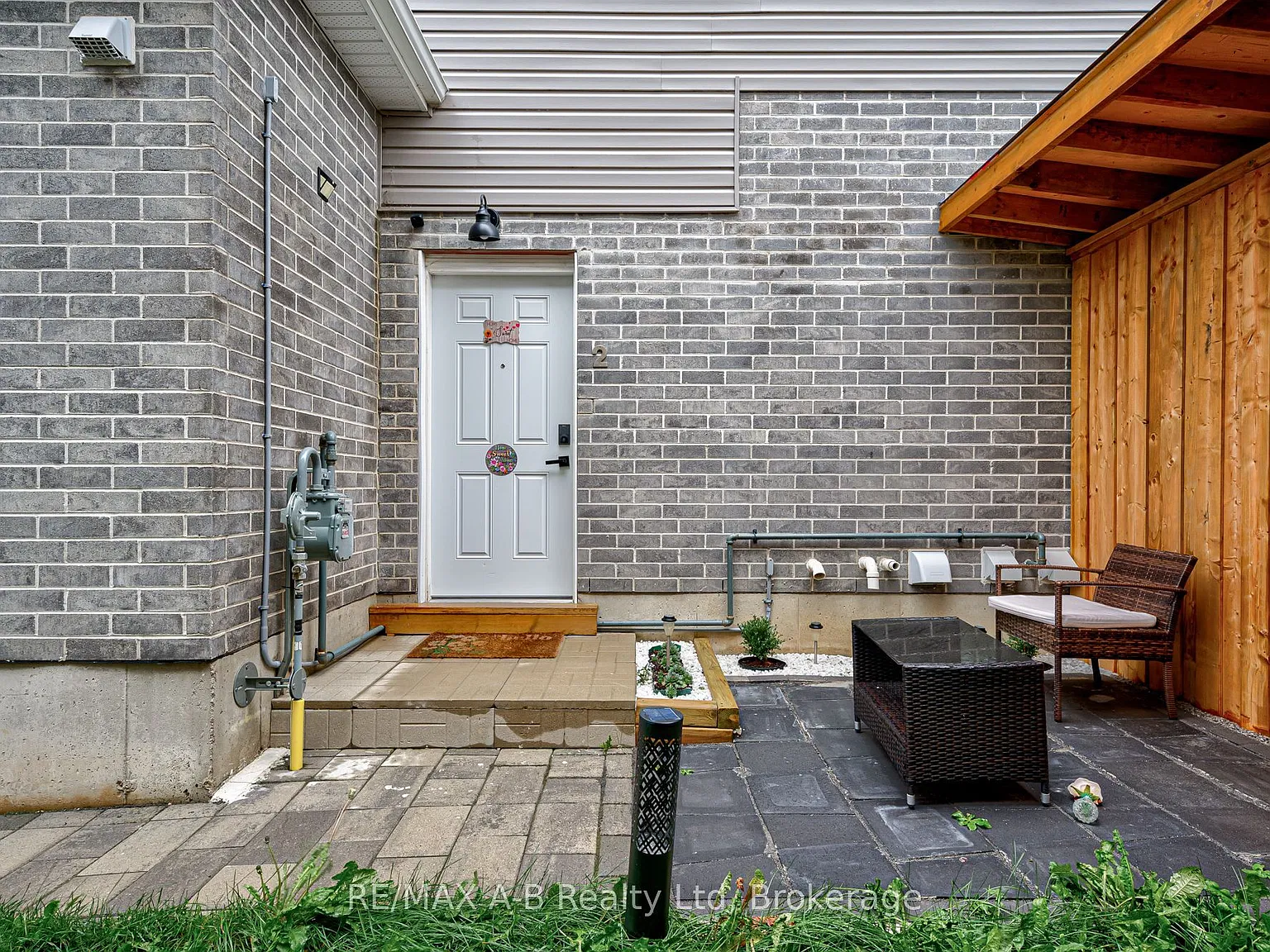 2 bed, $2,000 — Photo 2