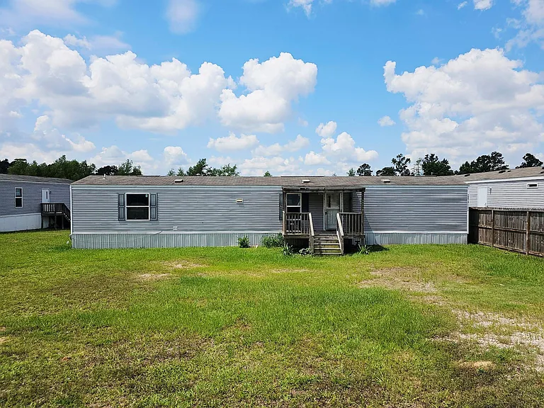 16618 Fairman Dr — Photo 2